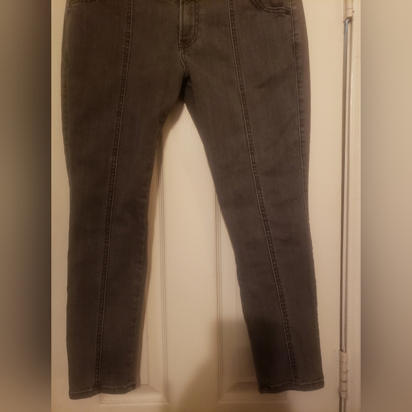 Express Ankle Jean Legging - Picture 5 of 7